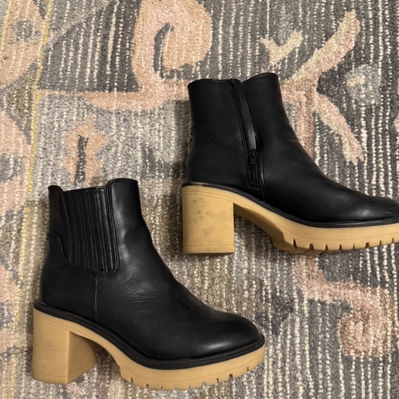 Ankle boots - Picture 2 of 2